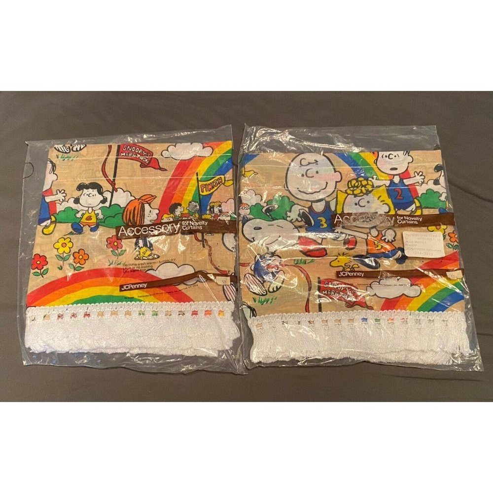 Vtg Charlie Brown Snoopy Rainbow Race Day   Curtains Peanuts 68”x11” Valance (2)